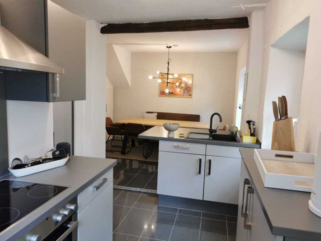 Küche mit Küchenzeile - Moselurlaub in Ferienhaus Bremm, Am Storchenhaus 10, 56814 Bremm