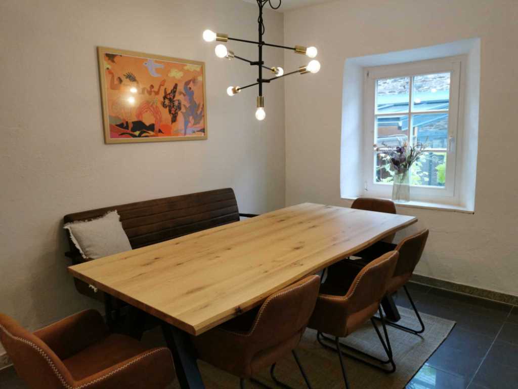 Esszimmertisch mit 8 Sitzplätzen - Urlaub an der Mosel in Ferienhaus Bremm, Am Storchenhaus 10, 56814 Bremm