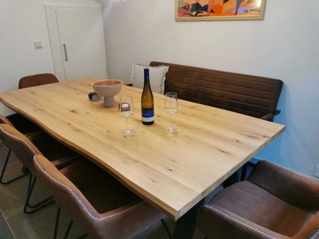 Esszimmertisch mit Wein - Moselurlaub in Ferienhaus Bremm, Am Storchenhaus 10, 56814 Bremm