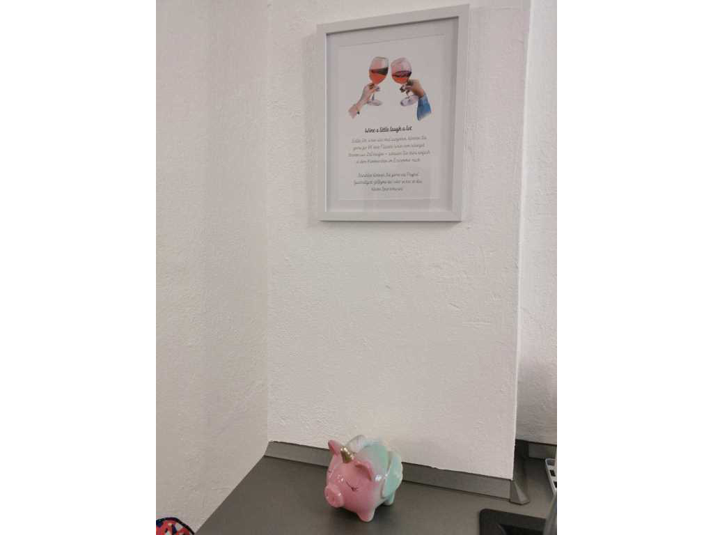 Flur mit Begrüßungsbild - Urlaub an der Mosel in Ferienhaus Bremm, Am Storchenhaus 10, 56814 Bremm