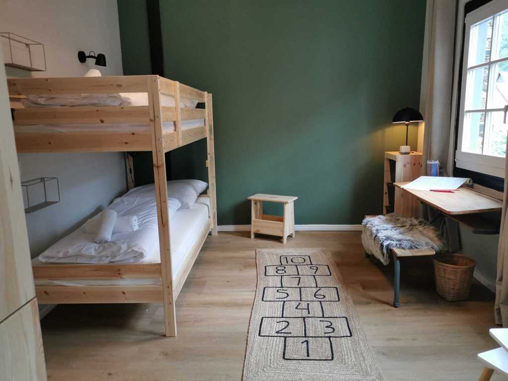 Kinderzimmer mit Doppelstockbett - Moselurlaub in Ferienhaus Bremm, Am Storchenhaus 10, 56814 Bremm