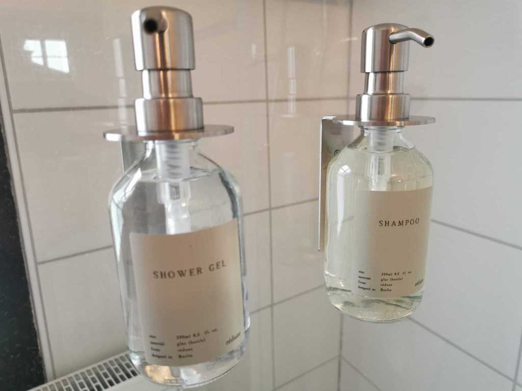 Spender für Duschgel und Shampoo - Moselurlaub in Ferienhaus Bremm, Am Storchenhaus 10, 56814 Bremm